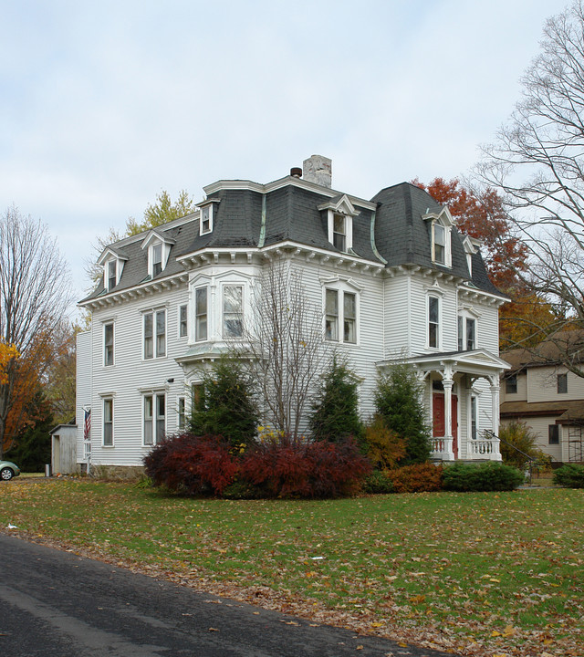 142 Moore Ave in Chatham, NY - Building Photo