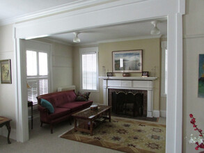 111 E Genesee St in Fayetteville, NY - Foto de edificio - Building Photo