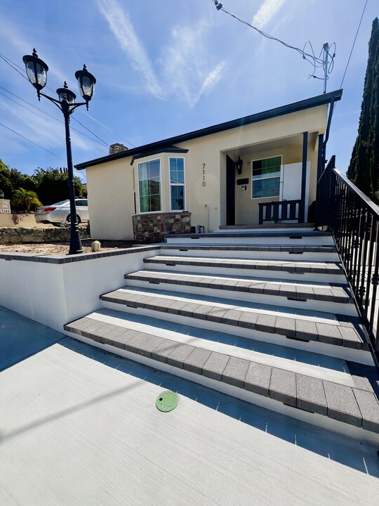 7110 Summitrose St in Tujunga, CA - Building Photo