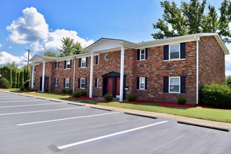 Mayfair Apartment Homes in Jeffersonville, IN - Building Photo - Building Photo