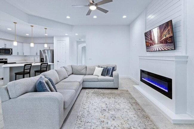 2590 Bella Vista Cir in Vero Beach, FL - Building Photo - Building Photo