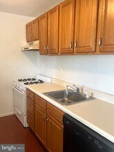 613 Oakland Hills Ct-Unit -302 in Arnold, MD - Building Photo - Building Photo