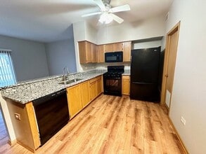 2446 Oak Tree Ln in Plainfield, IL - Building Photo - Building Photo