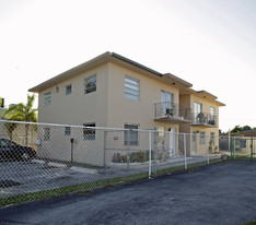 27 Tamiami Blvd Apartments