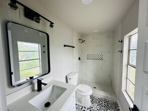 4018 Gano St in Houston, TX - Foto de edificio - Building Photo