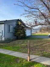 1290-1290 Fruitdale Dr in Grants Pass, OR - Building Photo - Building Photo