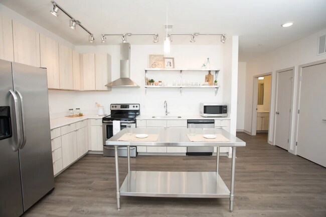 747 N College Ave-Unit -312 in Indianapolis, IN - Building Photo - Building Photo