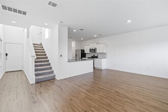 7317 Spotted Leaf Wy in Austin, TX - Building Photo - Building Photo