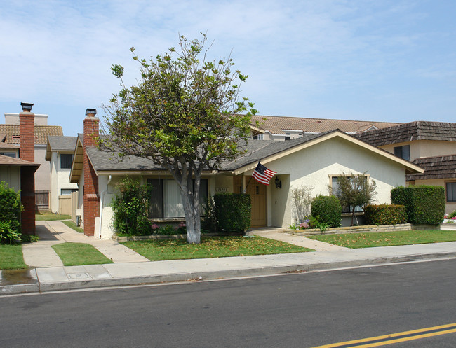 16901 Sims St in Huntington Beach, CA - Building Photo - Building Photo