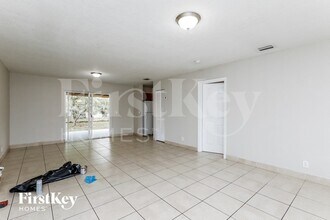 420 NW 42nd St in Pompano Beach, FL - Foto de edificio - Building Photo