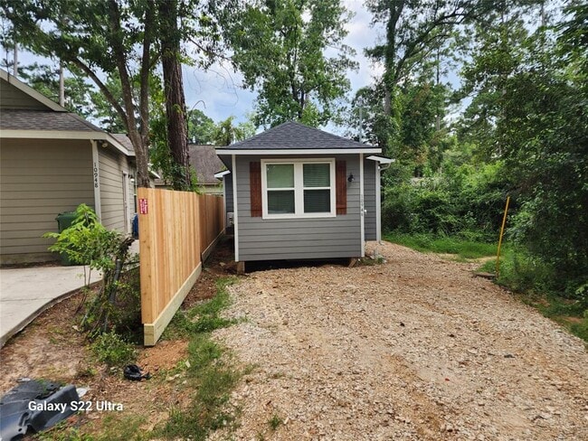 10946 Amblewood St in Willis, TX - Building Photo - Building Photo