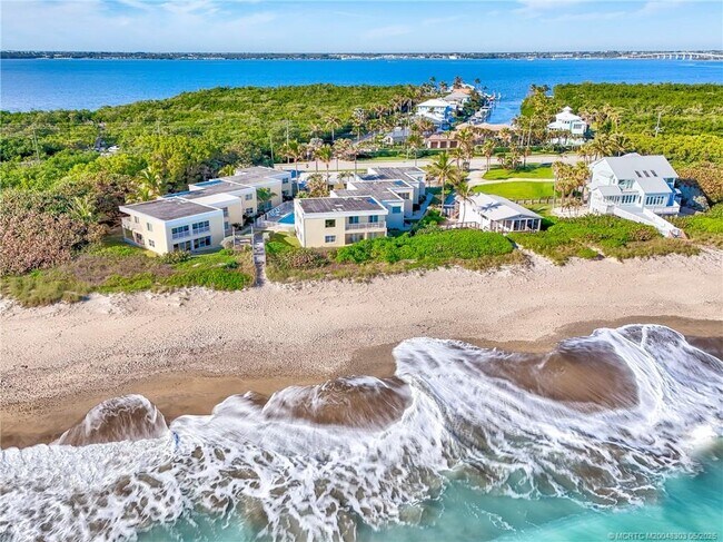 3541 NE Ocean Blvd in Jensen Beach, FL - Building Photo - Building Photo