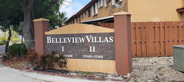 17318 NW 74th Ave, Unit 201 in Hialeah, FL - Building Photo