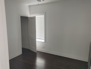 5019 W Agatite Ave, Unit Unit 1 in Chicago, IL - Foto de edificio - Building Photo