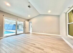 5015 Nassau Cir in Orlando, FL - Building Photo - Building Photo