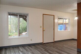 930 SW Gibbs St in Portland, OR - Building Photo - Building Photo