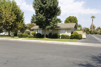 6200 Spice Way in Bakersfield, CA - Foto de edificio - Building Photo