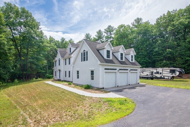 60 Painted Post Rd in Groton, MA - Building Photo - Building Photo