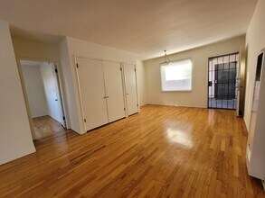 2364 Walgrove Ave, Unit 5 in Los Angeles, CA - Foto de edificio - Building Photo