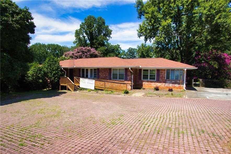 1835 Lawrenceville Hwy in Lawrenceville, GA - Building Photo