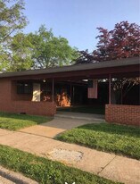 27 Chessen Ave, Unit 3 in Wood River, IL - Building Photo