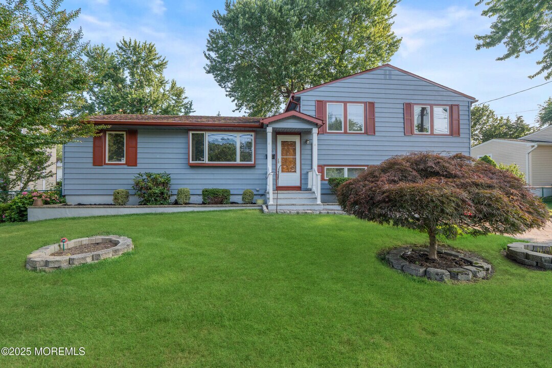 1120 Darlene Ave in Ocean Township, NJ - Foto de edificio