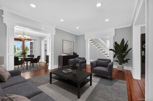 26 9th St in Locust Valley, NY - Building Photo