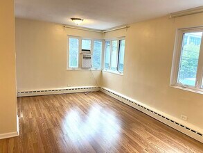 708 W Bittersweet Pl in Chicago, IL - Building Photo - Building Photo