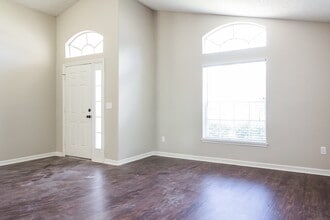 4240 Forest Island Dr in Orlando, FL - Building Photo - Building Photo