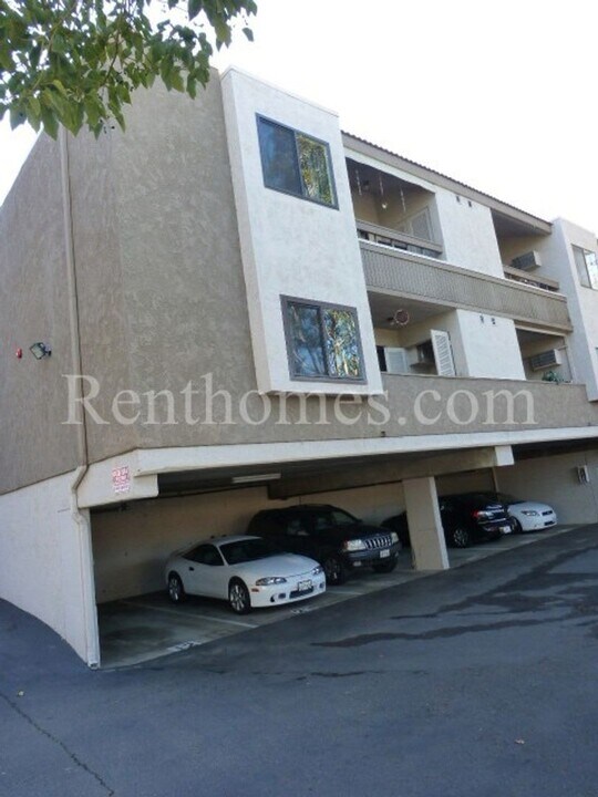 6725 Mission Gorge Rd in San Diego, CA - Building Photo