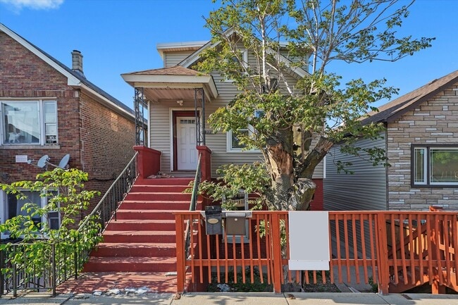 2230 W 24th St
