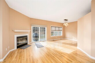 1476 Iroquois St in Shrub Oak, NY - Building Photo - Building Photo