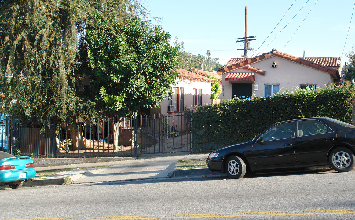 3109-3111 Bellevue Ave in Los Angeles, CA - Building Photo