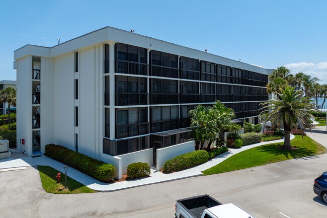 Green Turtle Cove in Jensen Beach, FL - Building Photo - Building Photo