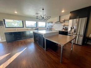 620 Lacy Ln in Las Vegas, NV - Foto de edificio - Building Photo