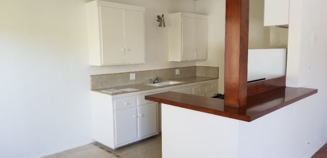 1150 Manhattan Beach Blvd in Manhattan Beach, CA - Building Photo - Building Photo