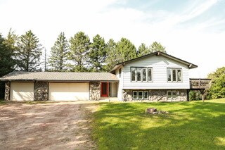 2020 County Rd 90 in Maple Plain, MN - Building Photo