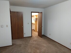 1505 Well St in Onalaska, WI - Foto de edificio - Building Photo