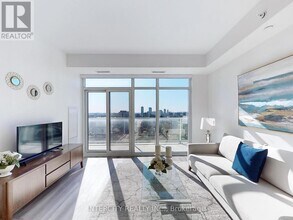 3220 Sheppard Ave E in Toronto, ON - Building Photo - Building Photo