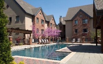 Avia Apartments on College Blvd (Overland ...