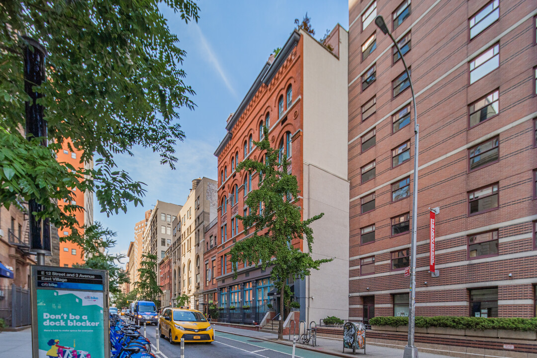 The Zachary in New York, NY - Building Photo