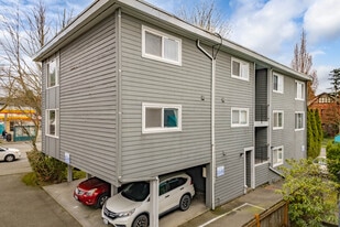 4517 Fremont Ave N in Seattle, WA - Building Photo