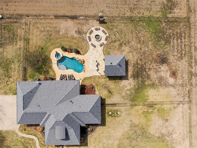 130 Cypress Point Dr in Gunter, TX - Building Photo