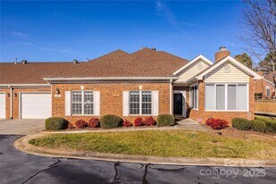 8189 Windsor Ridge Dr in Charlotte, NC - Building Photo