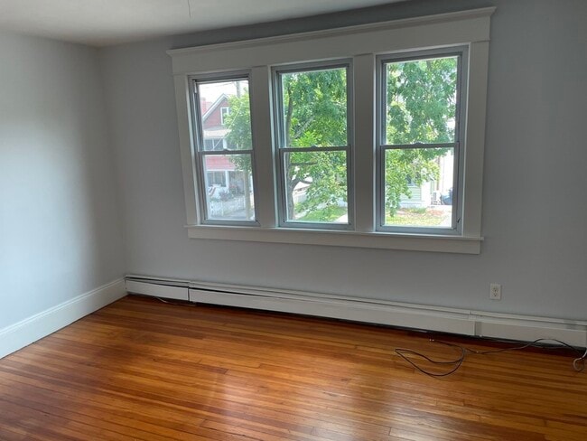 84 Woodlawn St in Springfield, MA - Foto de edificio - Building Photo