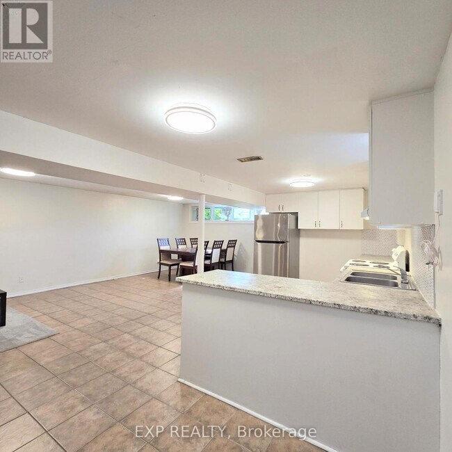73 Lindylou Rd in Toronto, ON - Building Photo - Building Photo