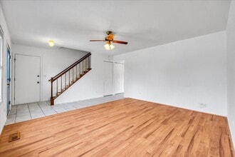 1426 Walnut Cir in Carol Stream, IL - Building Photo - Building Photo