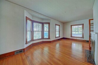 316 Myrtle Ave in Iowa City, IA - Building Photo - Building Photo
