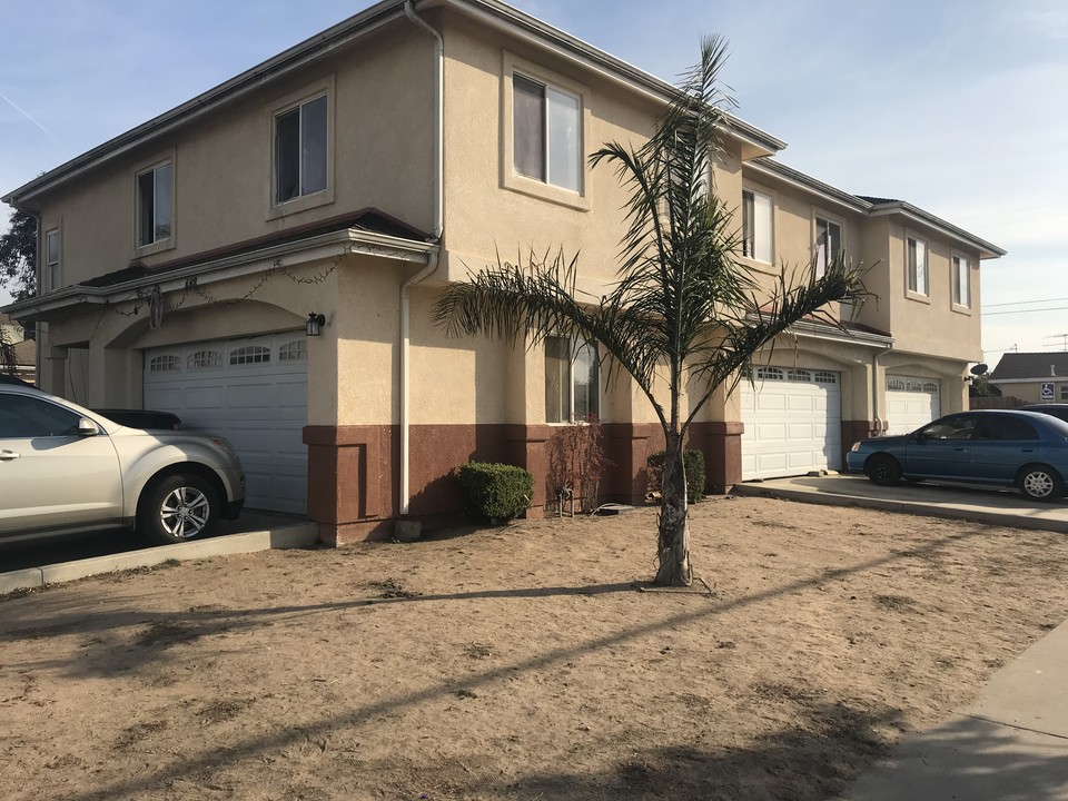 418 W Orange St in Santa Maria, CA - Building Photo