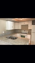 4911 Catalina Dr, Unit 22 in Naples, FL - Building Photo - Building Photo